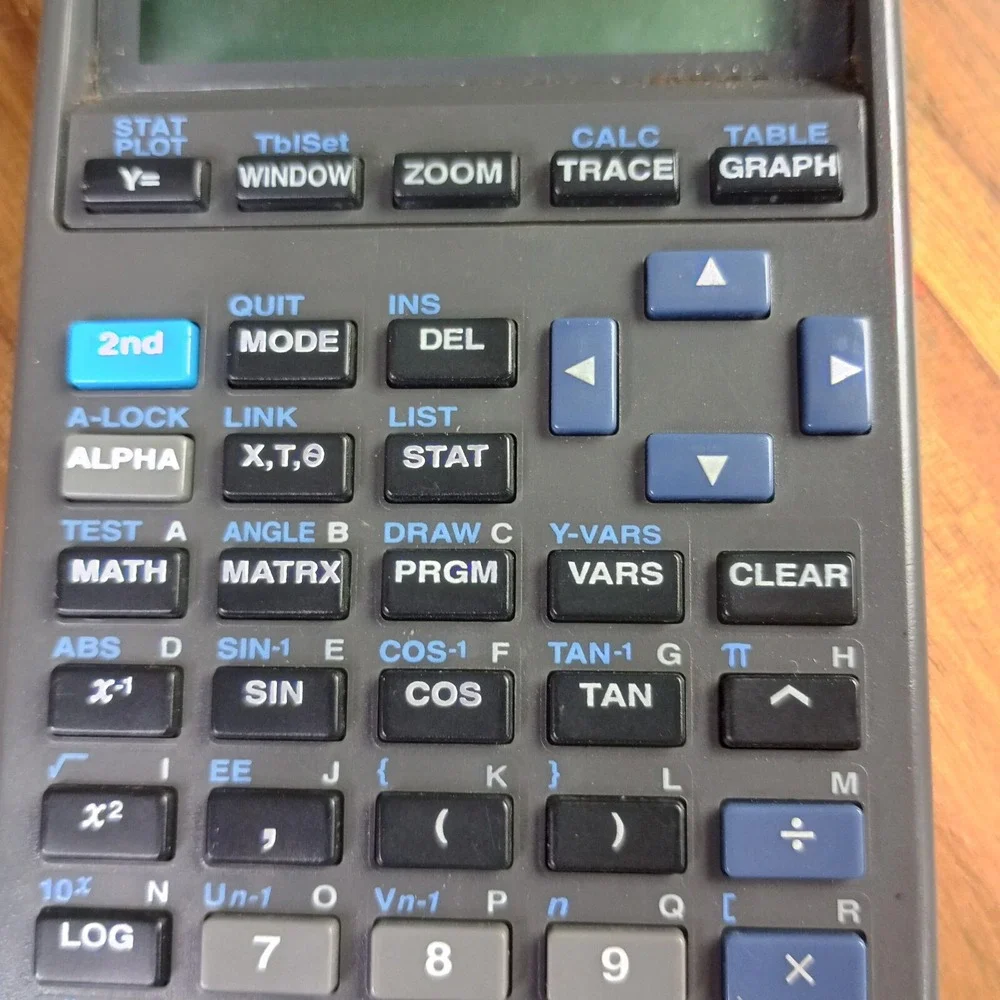 Texas Instruments TI-82 Graphing Calculator With Cover‎ Tested and Working